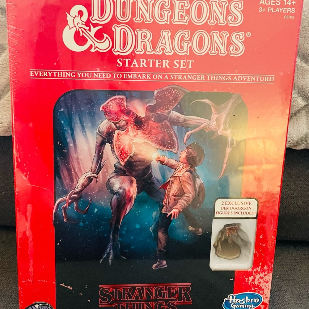 Hasbro Dungeons & Dragons Starter Set - Red
